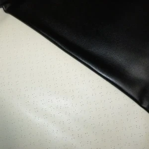 cielo de techo Giulia crema con orificio delantero negro